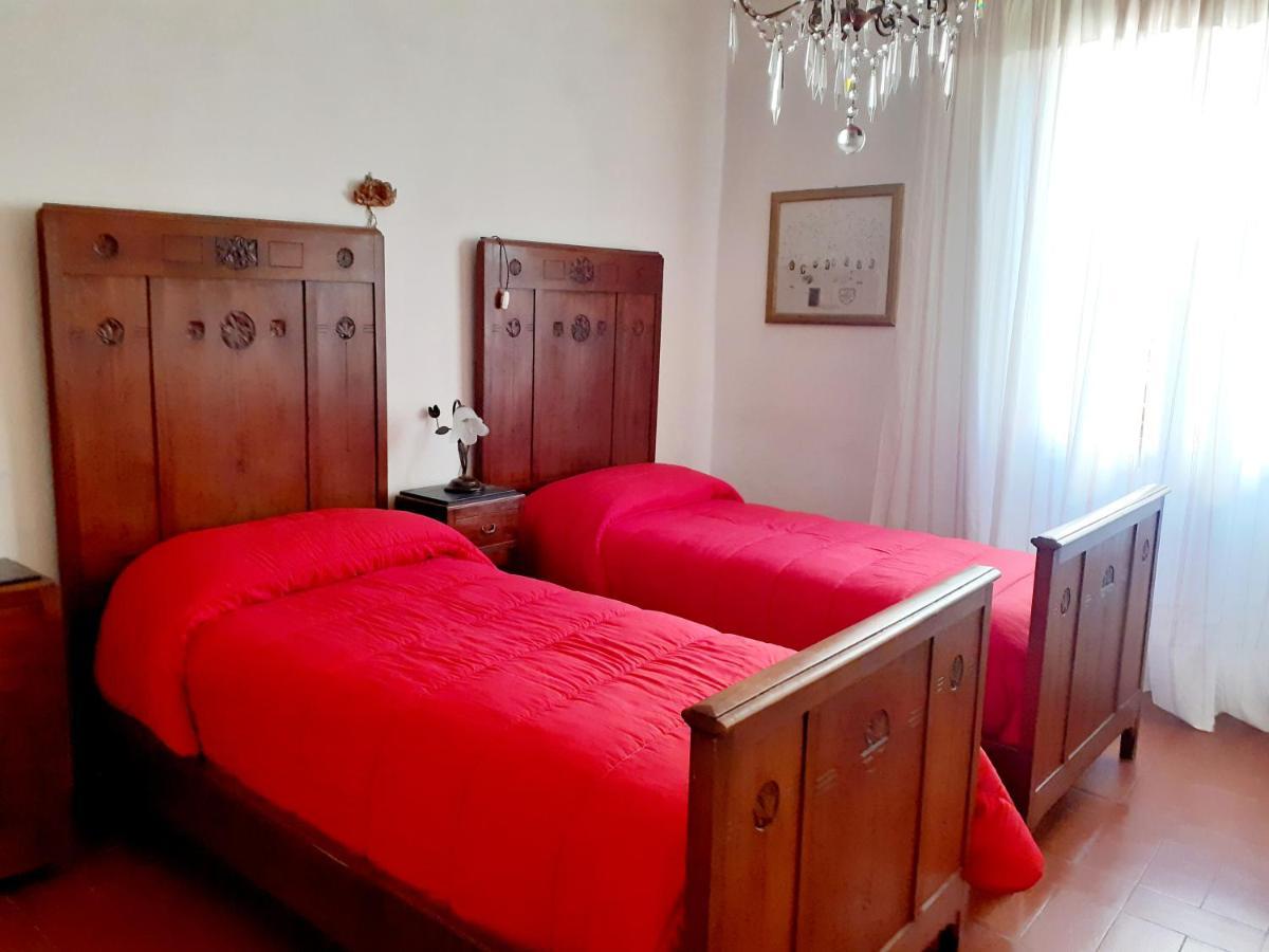 Апартаменты Casa Vacanze Dalla Nonna Биббьена Экстерьер фото